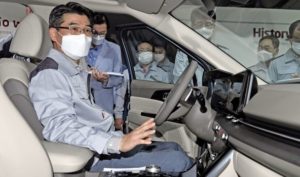 KIA odloneje vstopa v mobilnostne storitve