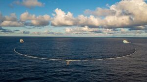 Kiin partner zbral rekordnih 55 ton plastike iz Pacifika